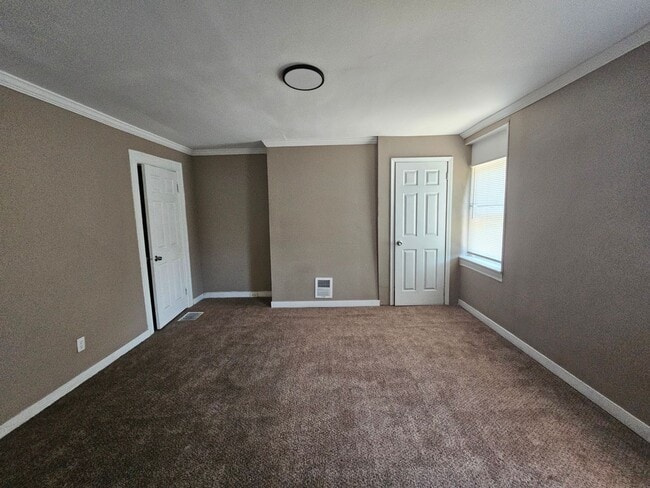 Building Photo - Newly updates 2 bedroom 1 bath for rent in...
