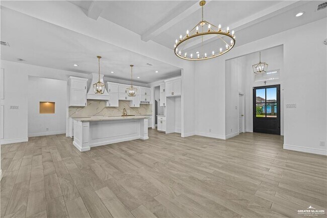 Building Photo - 18 E Roosevelt Ave