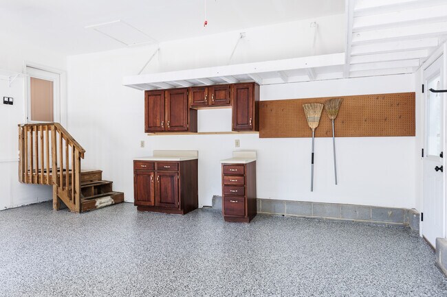 Building Photo - 206 Maumee Ct