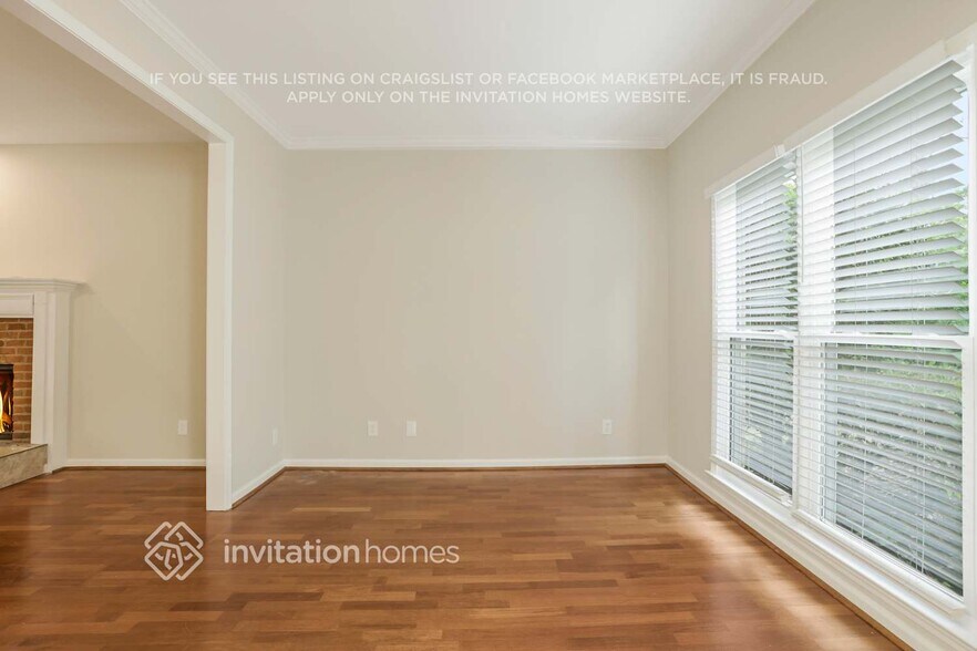 Building Photo - 2256 Glenridge Dr