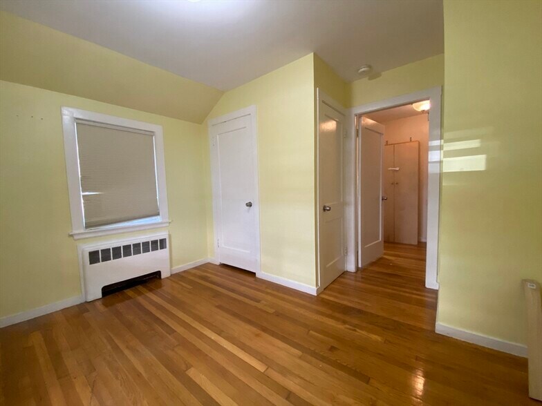 Building Photo - 120 Foster Ter