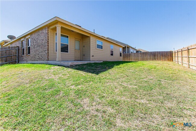 Building Photo - 3903 Endicott Dr