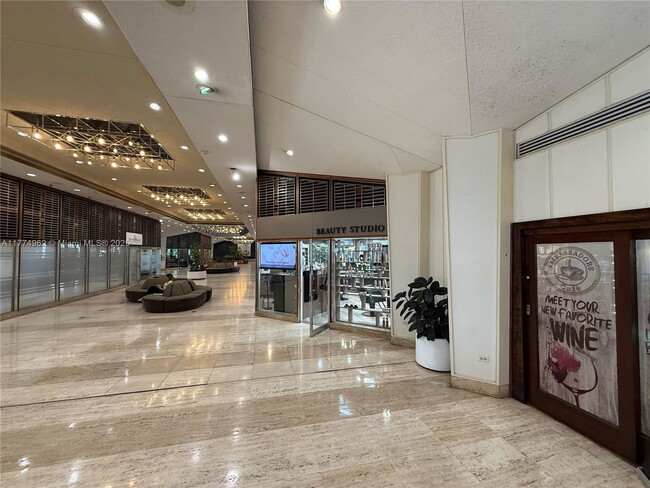 Building Photo - 801 Brickell Avenue Apt #2064, Miami, FL 3...