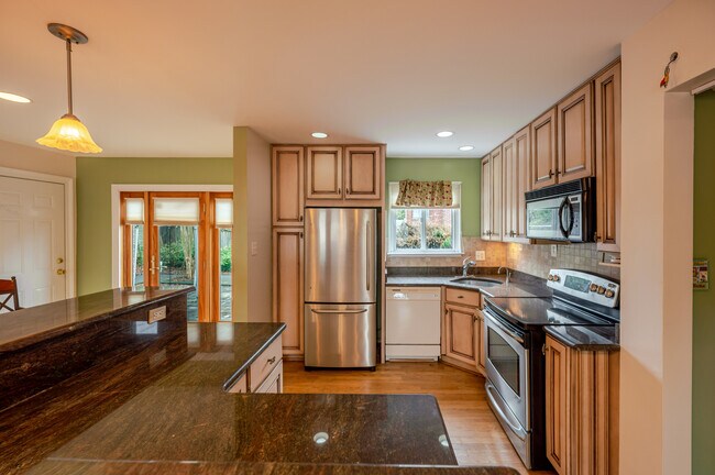 Building Photo - 5806 Flanders St