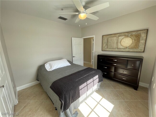 Building Photo - 1325 Sweetwater Cove