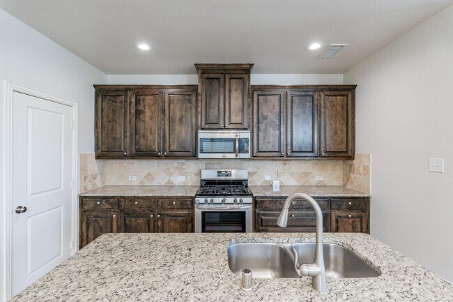 Building Photo - 3927 Cascade Sky Dr