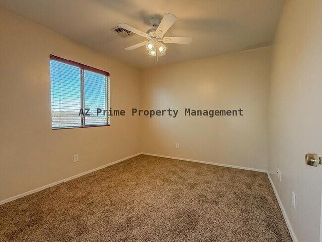 Building Photo - 24016 N Oasis Blvd