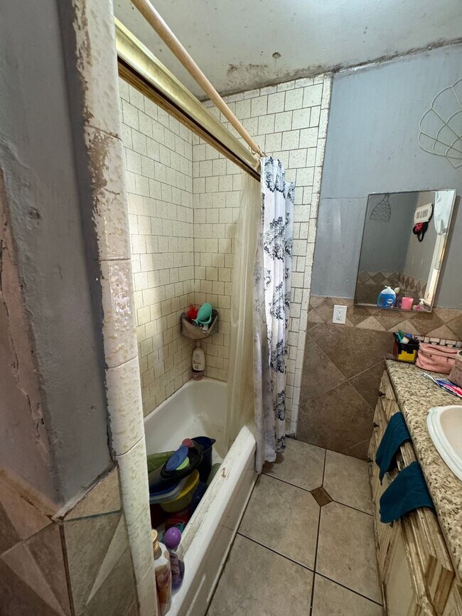 Building Photo - La Habra Duplex