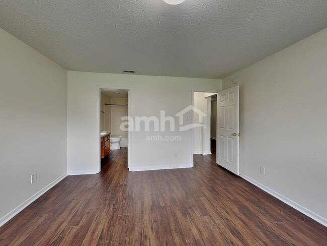 Building Photo - 5624 Grassy Bank Dr