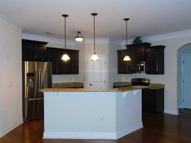 Building Photo - 123 Hackamore Ln
