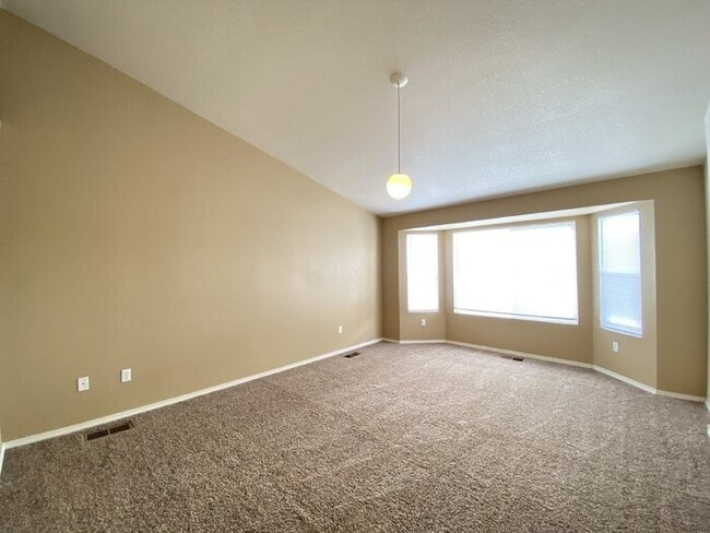 Building Photo - Northern Meadows - 3BR 2 Story - LOFT