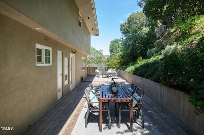 Building Photo - 1721 La Loma Rd