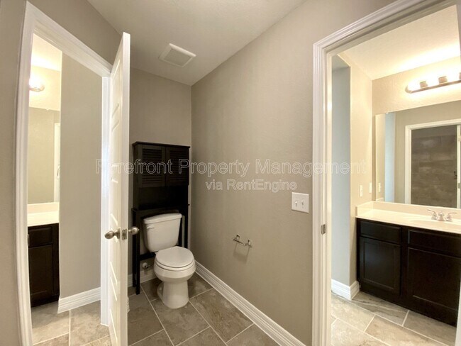 Building Photo - 1206 Ranch Falls
