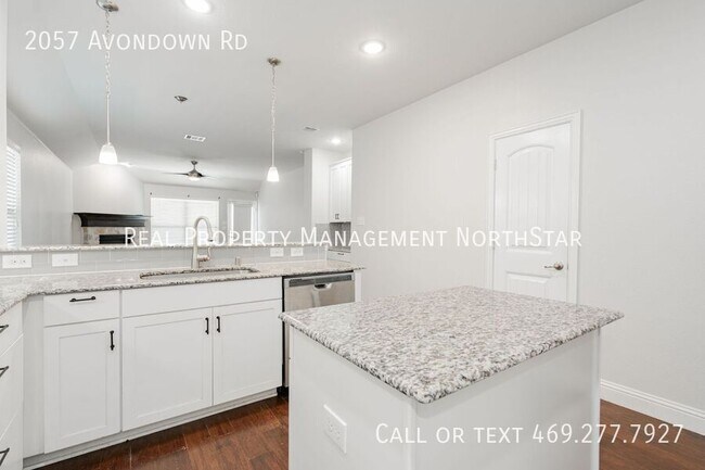 Building Photo - 2057 Avondown Rd