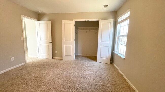 Building Photo - 263 Solstice Dr