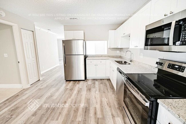 Building Photo - 5825 Ithaca Cir W