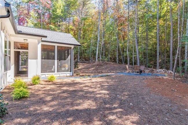 Building Photo - 6 Whisper Pl