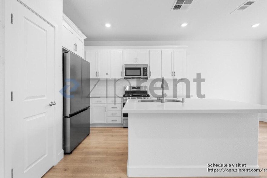 Building Photo - 208 Wellspring Ln