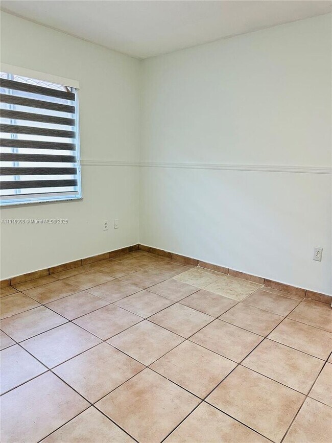 Building Photo - 1101 NW 134th Pl