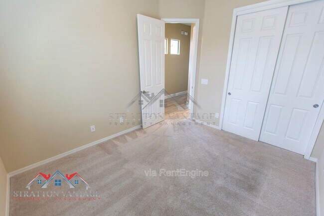 Building Photo - 5908 E Bramble Berry Ln