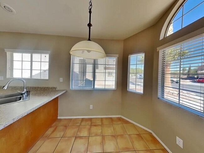 Building Photo - SINGLE FAMILY HOME