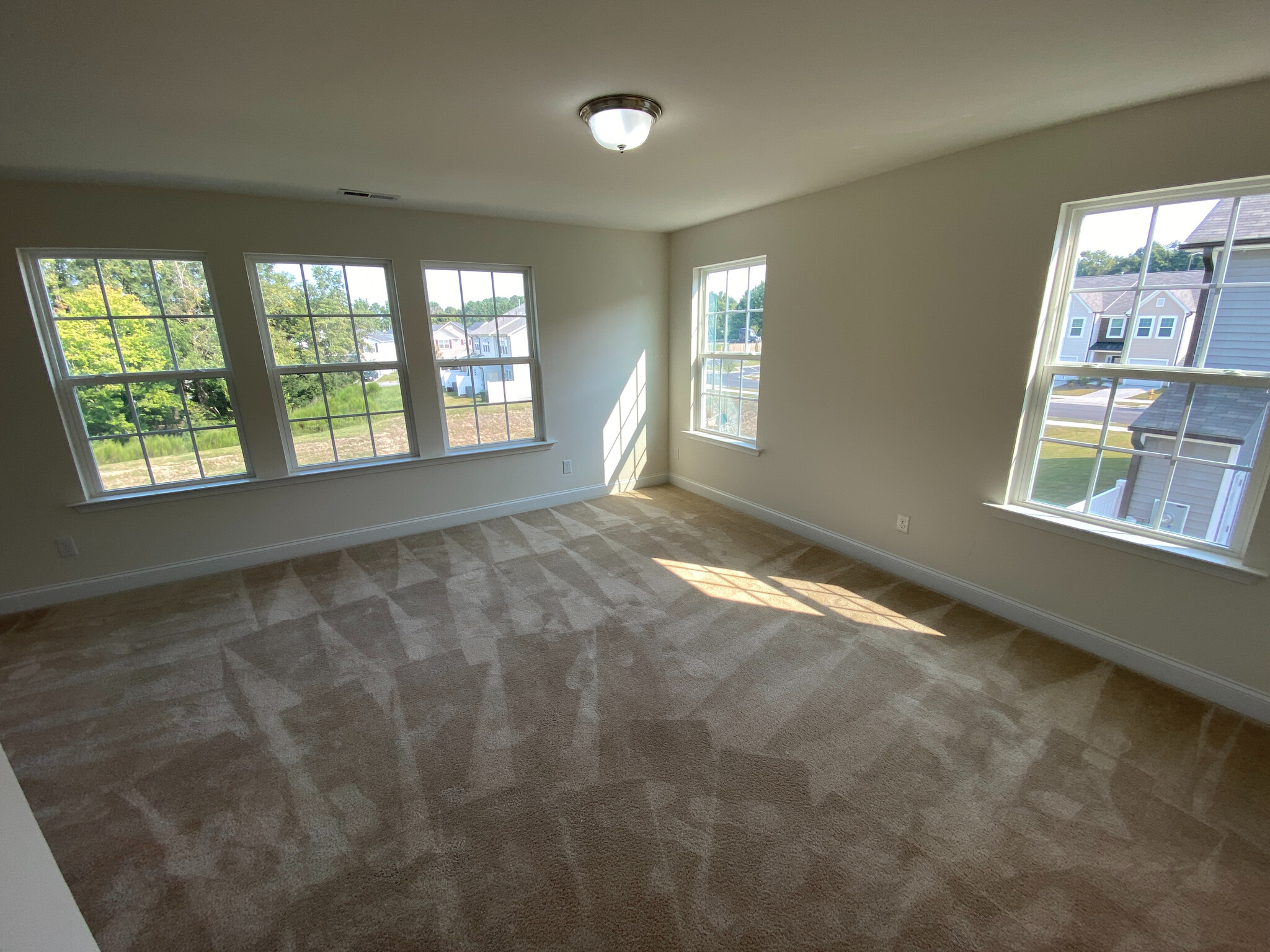 Building Photo - Room in Townhome on Princess Lita Way