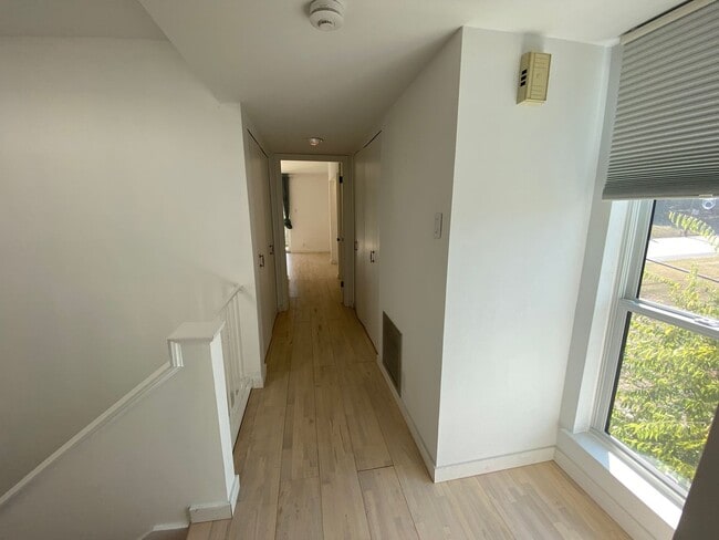 Building Photo - Alamo Heights Gem ~  2 / 2.5 Multi-Level C...
