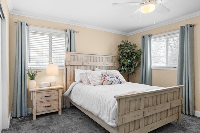 Building Photo - 428 Edwards Ave