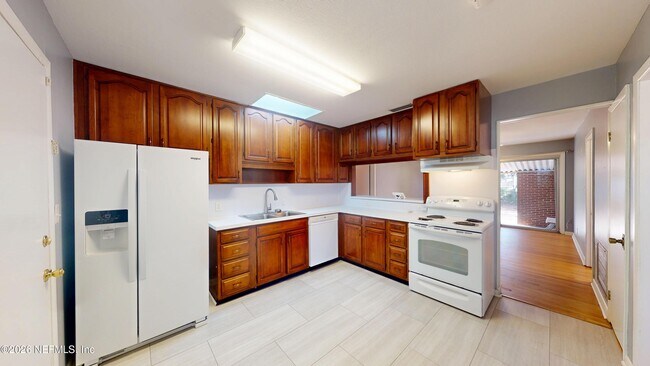 Building Photo - 3950 San Clerc Rd