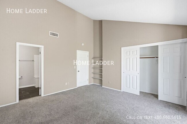 Building Photo - 514 S Marina Dr