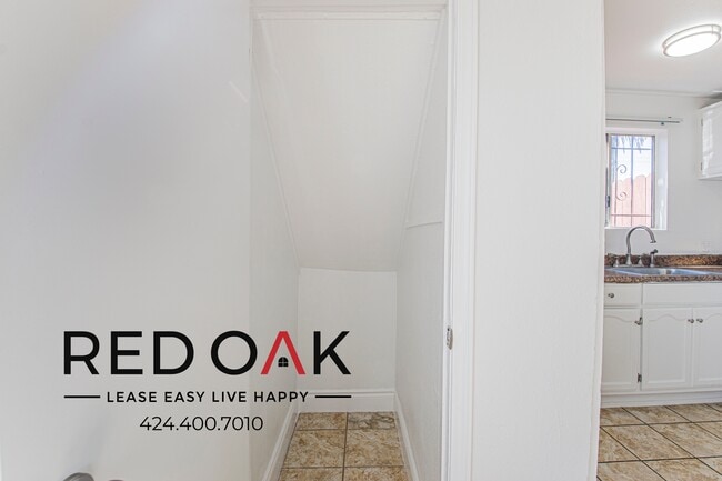 Building Photo - 1047 E New York St