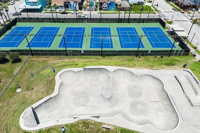 Building Photo - 2127 28th St