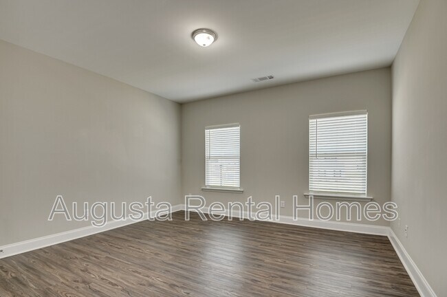 Building Photo - 1110 George W Crawford Dr