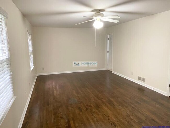 Building Photo - 5BR 3.5BA Stunning Home w/ Kitchen Suite • Garage + Carport in Marietta