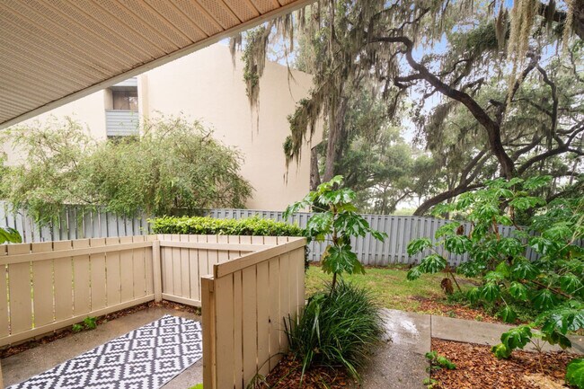 Building Photo - 2490 SW 14th Dr