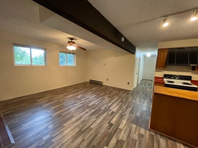 Building Photo - 10800 Lathrop Ln NW