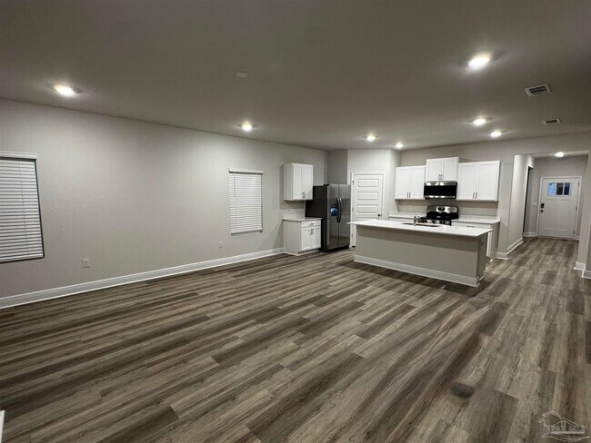 Building Photo - 8057 Fir Tree Dr