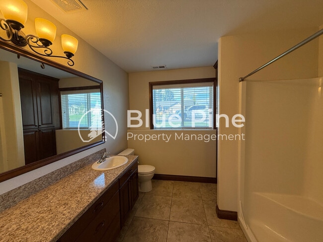 Building Photo - 3834 E 446 N