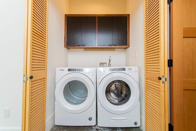 Building Photo - Federal Pearl Villas