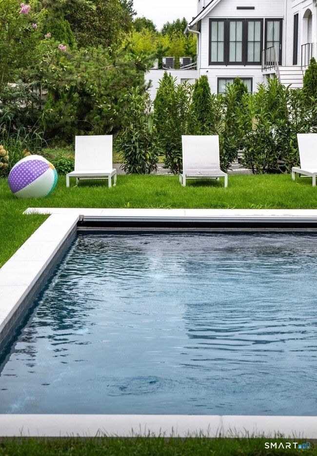 Building Photo - 26 Island Way