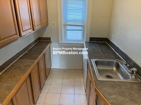 Primary Photo - 98 Cowper St