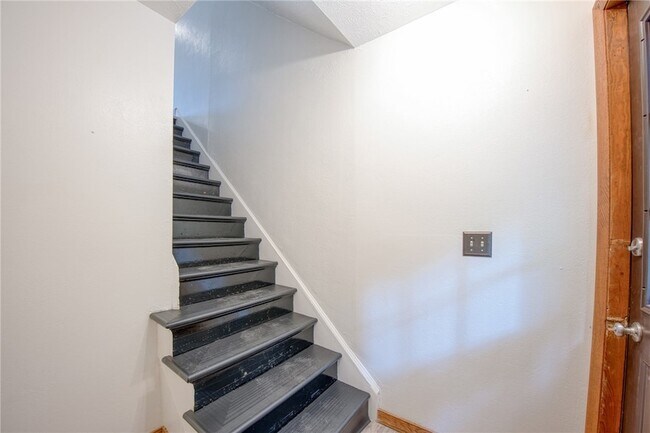 Building Photo - 4465 Mt Troy Rd Ext