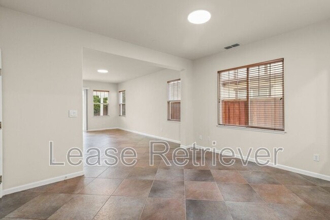 Building Photo - 223 W Prosperidad Way