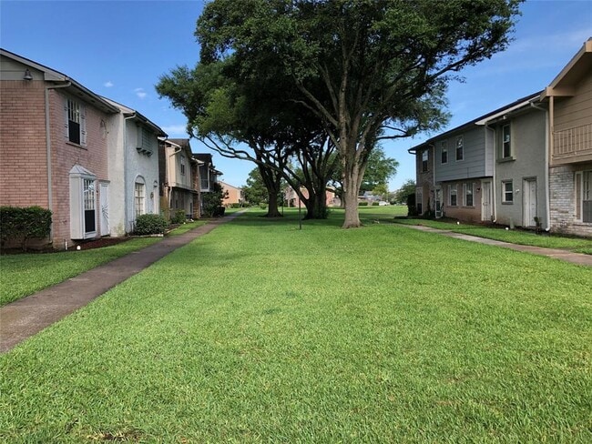 Building Photo - 12881 High Star Dr