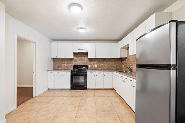 Building Photo - 5951 Belmark St