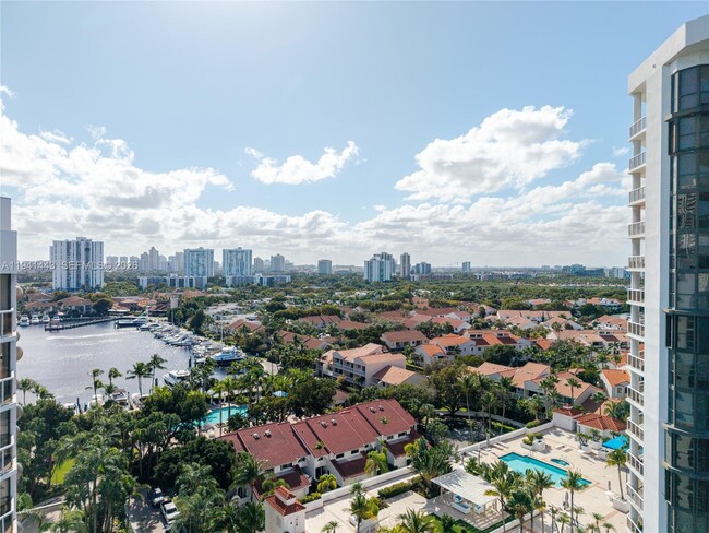 Building Photo - 3598 Yacht Club Dr