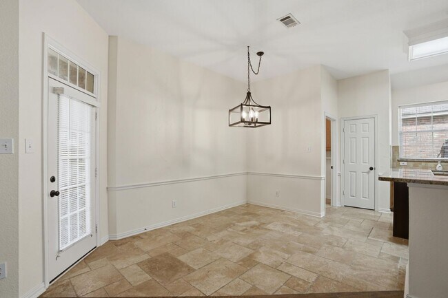 Building Photo - 6613 Barclay Ln