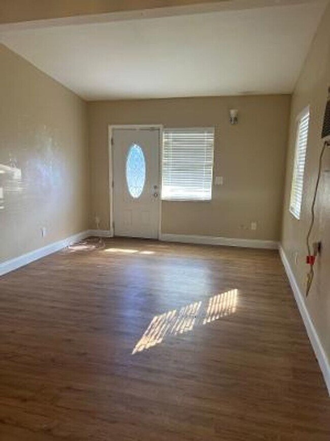 Building Photo - Cute Remodeled Deltona Beauty Call Sheila ...