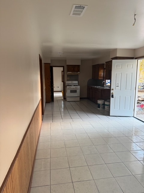 Building Photo - 12325 N Englewood Dr