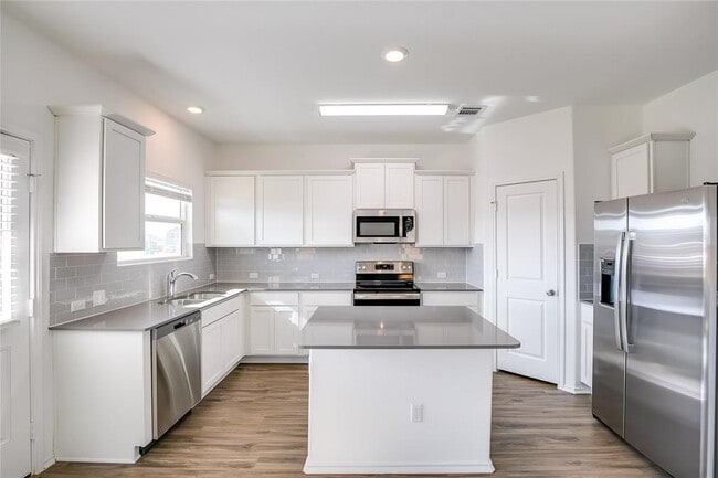 Building Photo - 140 Joe Kidd Ln